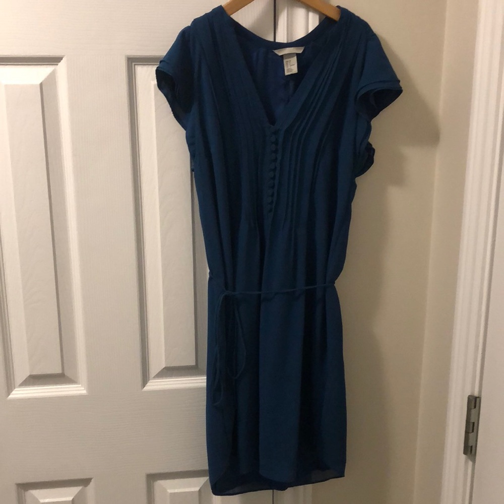 H&M business-casual short sleeve dress.